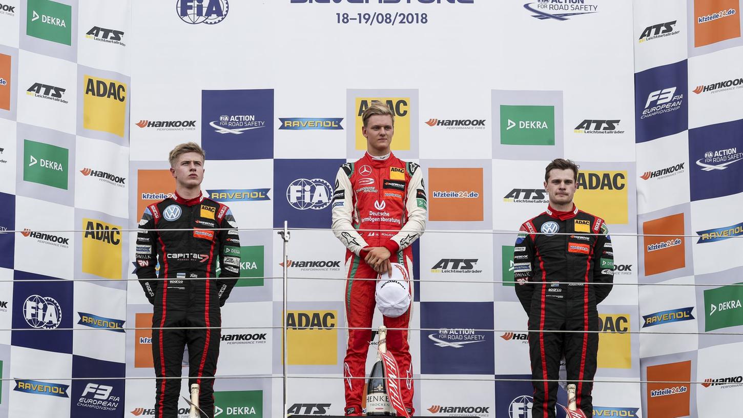Jüri Vips aus Estland, inzwischen nicht mehr Ersatzpilot bei Red Bull Racing. Jüri Vips aus Estland, inzwischen nicht mehr Ersatzpilot bei Red Bull Racing.