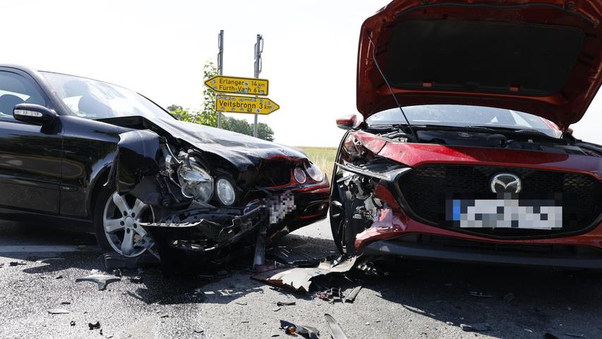 Die Mazda-Fahrerin erlitt bei dem Unfall leichte Verletzungen, eine Behandlung im Krankenhaus war indes nicht notwendig.