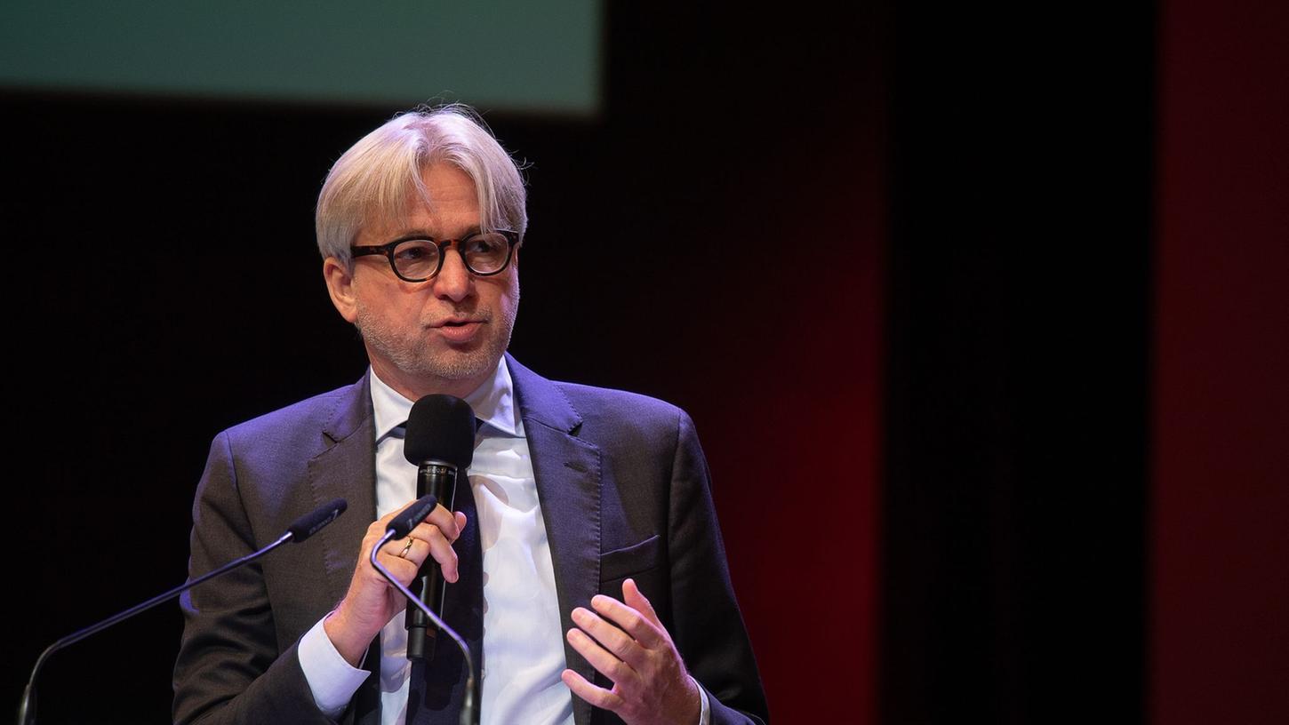 Juergen Boos, Direktor der Frankfurter Buchmesse, stellt die vielfältige Verlagslandschaft Spaniens heraus. Juergen Boos, Direktor der Frankfurter Buchmesse, stellt die vielfältige Verlagslandschaft Spaniens heraus.