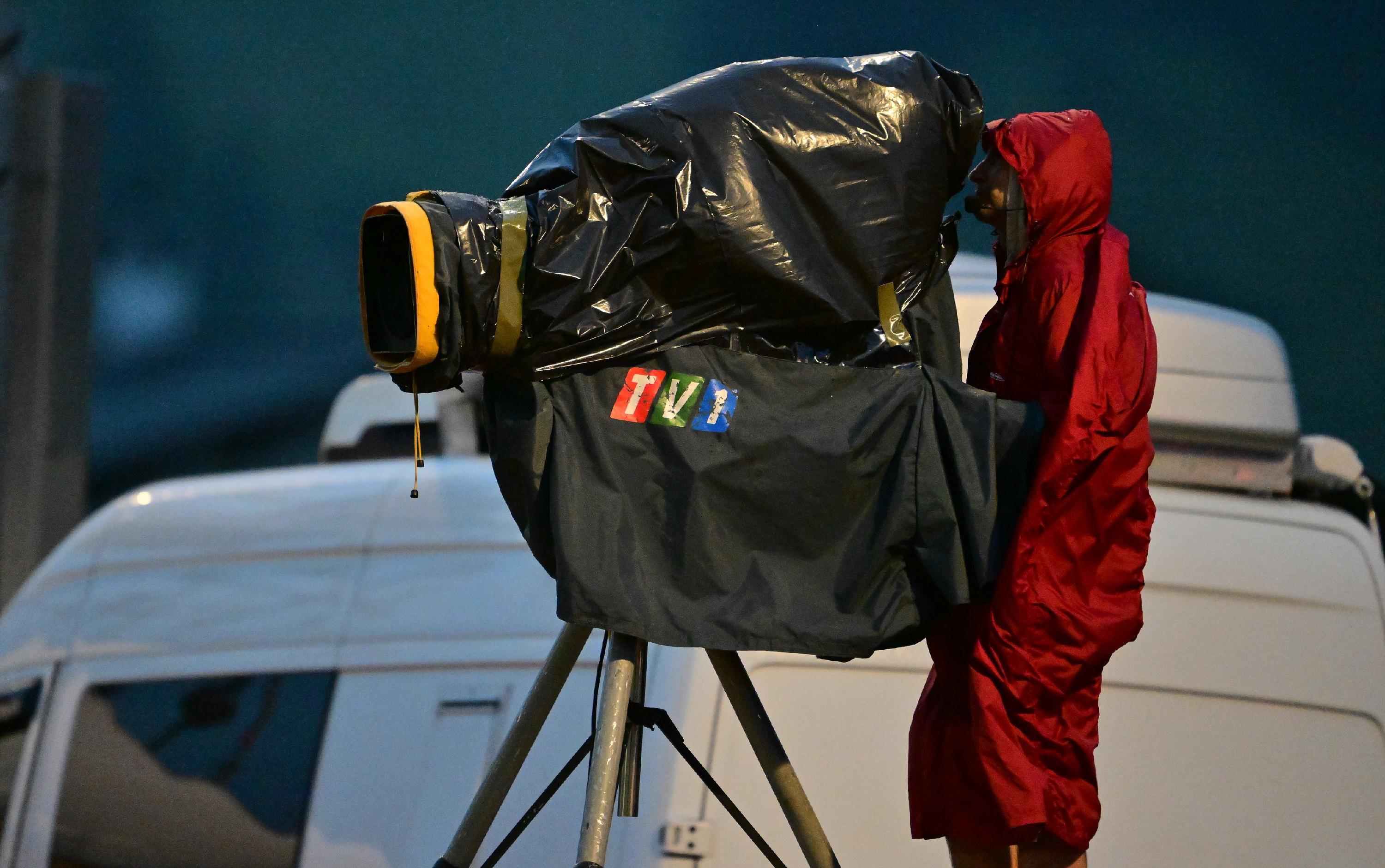 Gegen den bulgarischen Serienmeister Ludogorets Razgrad tat sich das Kleeblatt am Mittwochabend anfangs schwer, kam aber dann besser in die Partie und hatte im zweiten Durchgang sogar die besseren Chancen. Kurios wurde es am Ende: Oliver Fobassam rannte den Schiedsrichter um, der danach nicht mehr weiterpfeifen konnte. Auch zwei Fürther Spieler mussten verletzt ausgewechselt werden.