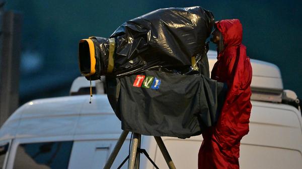 Gegen den bulgarischen Serienmeister Ludogorets Razgrad tat sich das Kleeblatt am Mittwochabend anfangs schwer, kam aber dann besser in die Partie und hatte im zweiten Durchgang sogar die besseren Chancen. Kurios wurde es am Ende: Oliver Fobassam rannte den Schiedsrichter um, der danach nicht mehr weiterpfeifen konnte. Auch zwei Fürther Spieler mussten verletzt ausgewechselt werden.