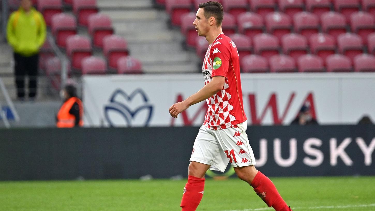 Hat beim FSV Mainz 05 einen Vertrag bis zum 30.06.2024: Mittelfeldspieler Dominik Kohr. Hat beim FSV Mainz 05 einen Vertrag bis zum 30.06.2024: Mittelfeldspieler Dominik Kohr.