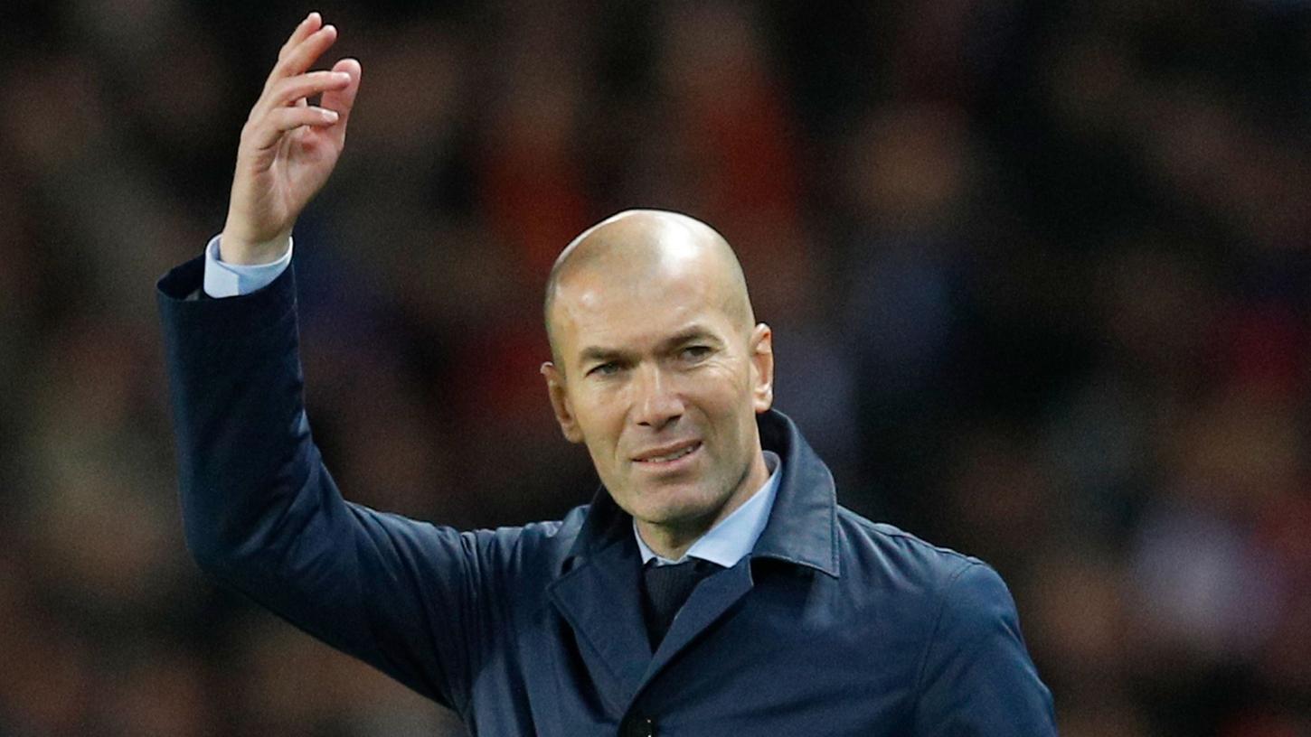 Als bislang einziger Trainer schaffte es Zinedine Zidane mit Real Madrid von 2016 bis 2018 die Königsklasse dreimal in Serie zu gewinnen.