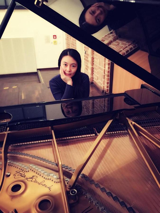 Die chinesische Pianistin Wen Wen begleitet Hannah von Glasow in der Oberfichtenmühle.