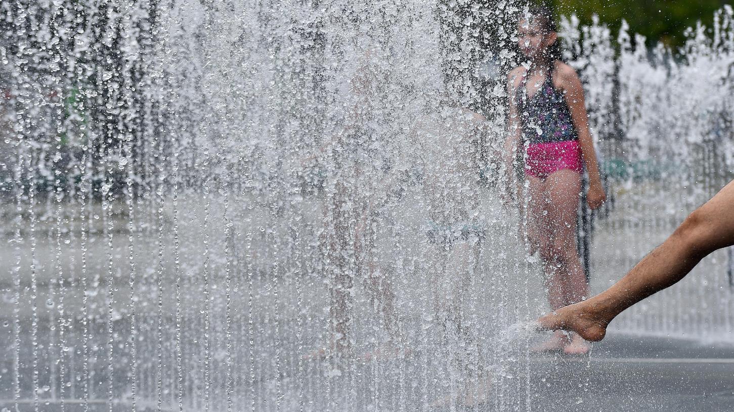 Unbekannte beschädigten Nürnberger Wasserspielplätze. Die Anlagen sind außer Betrieb.