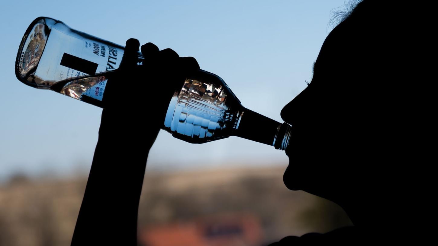 Der Alkoholkonsum ist bei Jugendlichen und jungen Erwachsenen gesunken. Der Alkoholkonsum ist bei Jugendlichen und jungen Erwachsenen gesunken.