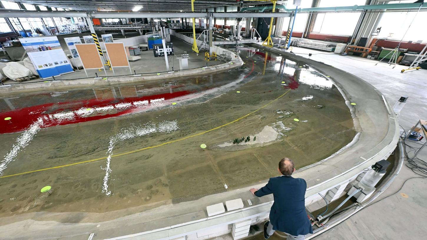Das Modell des "Jungferngrundes" in der Bundesanstalt für Wasserbau (BAW). Das Modell des "Jungferngrundes" in der Bundesanstalt für Wasserbau (BAW).