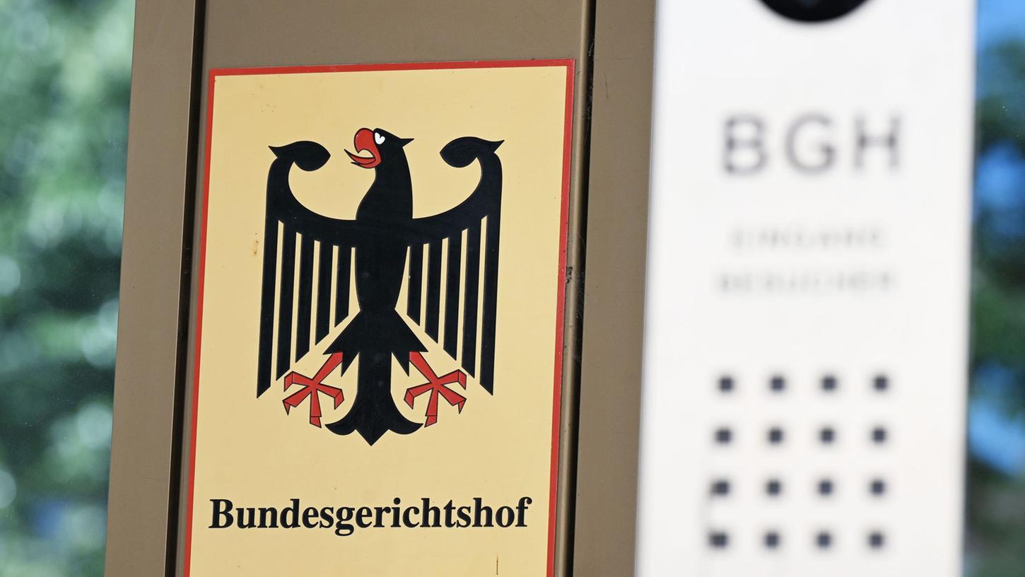 Bevor bei Urheberrechtsverletzungen Netzsperren verlangt werden können, müssen zunächst alle anderen Mittel ausgeschöpft werden. Bevor bei Urheberrechtsverletzungen Netzsperren verlangt werden können, müssen zunächst alle anderen Mittel ausgeschöpft werden.