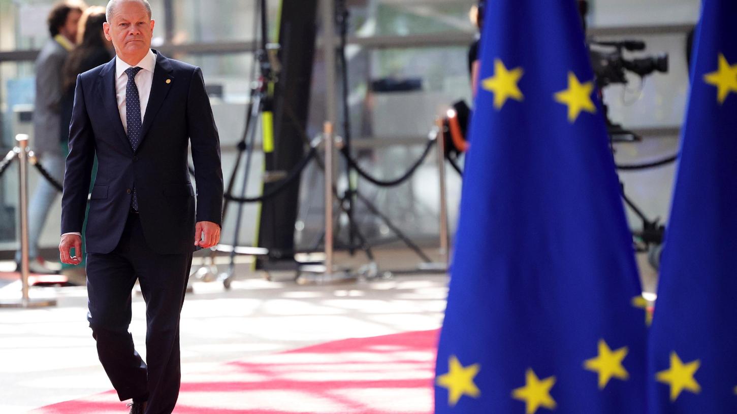 Das EU-Parlament beschloss, die Ukraine offiziellin den Kreis der Beitrittskandidaten aufzunehmen. (Imagebild)
Das EU-Parlament beschloss, die Ukraine offiziellin den Kreis der Beitrittskandidaten aufzunehmen. (Imagebild)