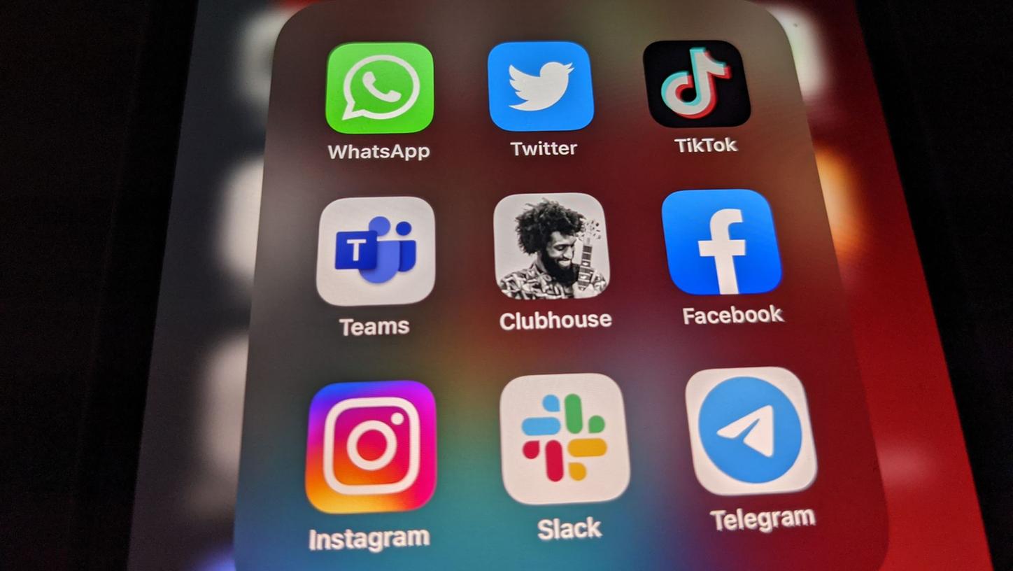 Um das Alter seiner Nutzer zu verifizieren, testet Instagram eine automatische Erkennung auf Basis eines Selfie-Videos.
Um das Alter seiner Nutzer zu verifizieren, testet Instagram eine automatische Erkennung auf Basis eines Selfie-Videos.