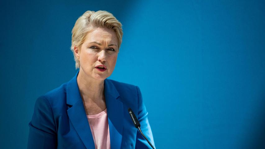 Frauen im Ministerpräsidenten-Amt - das ist noch immer die Ausnahme Frauen im Ministerpräsidenten-Amt - das ist noch immer die Ausnahme