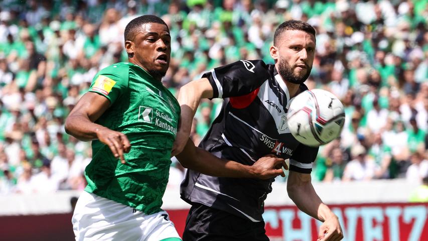 Ein Schweizer für den Club: Kwadwo Duah (links) kommt vom FC St. Gallen an den Valznerweiher.