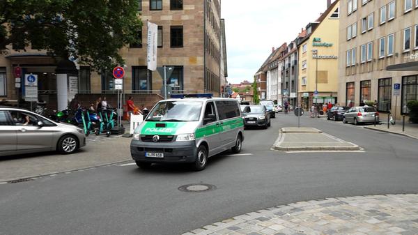 Wegen einer Spielzeugpistole: Polizei-Großaufgebot in Nürnberger Innentstadt