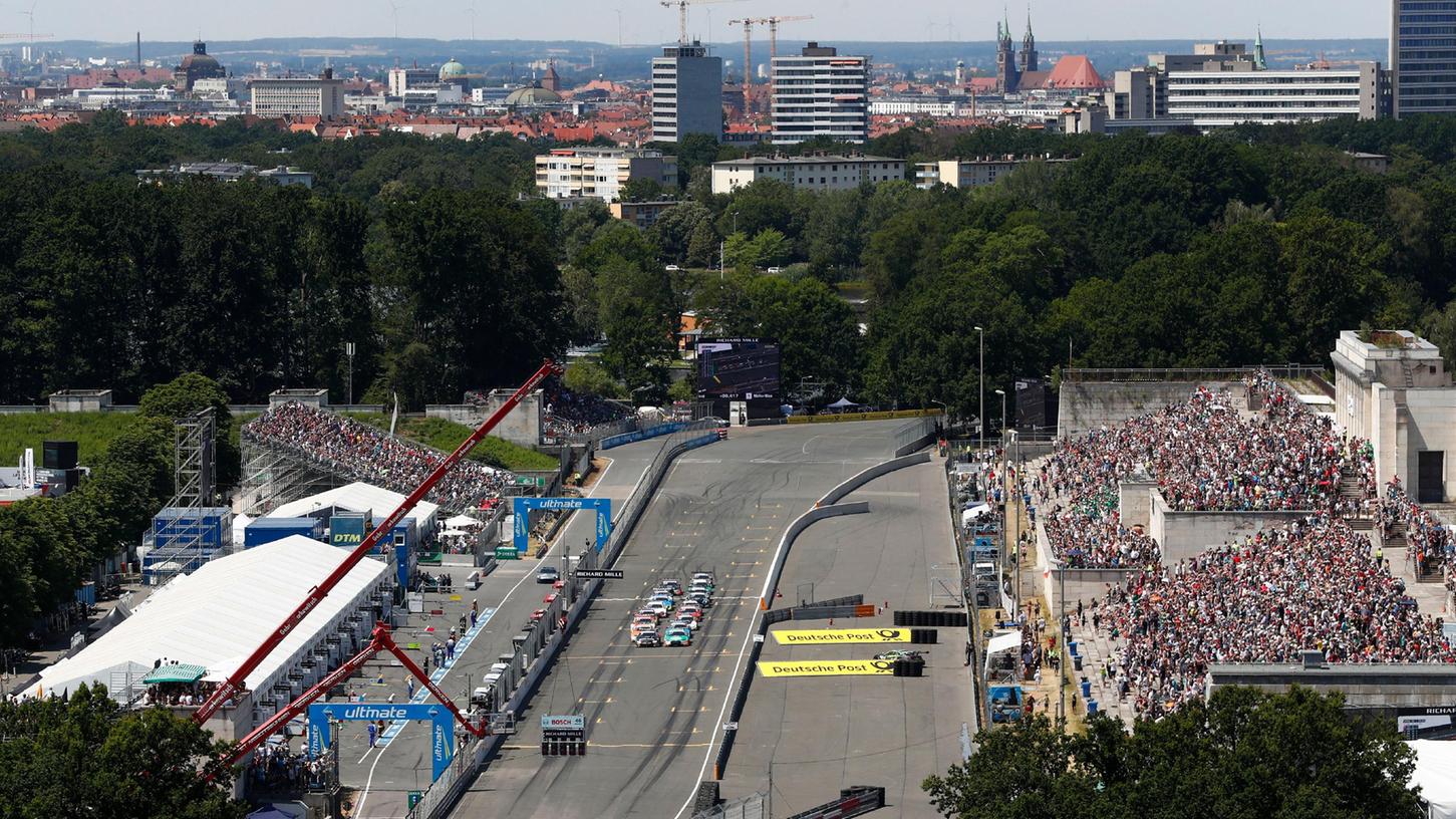Es gilt als der Höhepunkt im DTM-Kalender: das Norisring-Rennen. Der Motorsportclub Nürnberg hofft wieder auf eine sechsstellige Besucherzahl rund um den Stadtkurs. Die Vorbereitungen für das Spektakel laufen bereits seit neun Monaten.
 
