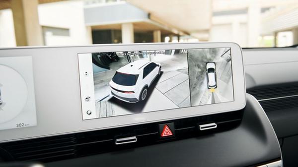 Hilfreich ist der Around-View-Monitor.