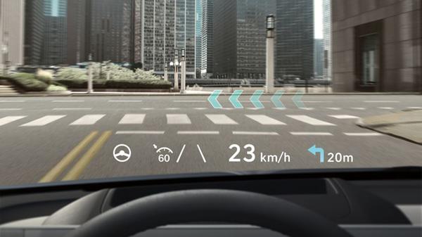 Das Head-up-Display mit Augmented-Reality-Darstellung gehört beim Topmodell "Uniq" zur Serienausstattung.