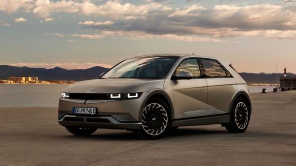 Der Grundpreis für den Ioniq 5 mit kleiner 58-kWh-Batterie und Heckantrieb liegt bei 41.900 Euro. Hersteller