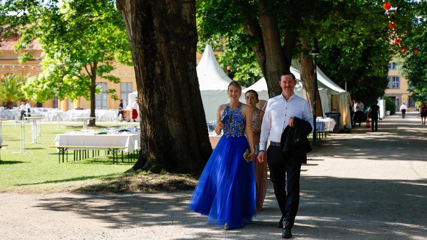 Edle Kleider, großes Finale: So strahlend feiert Erlangen nach zwei Jahren wieder Schlossgartenfest