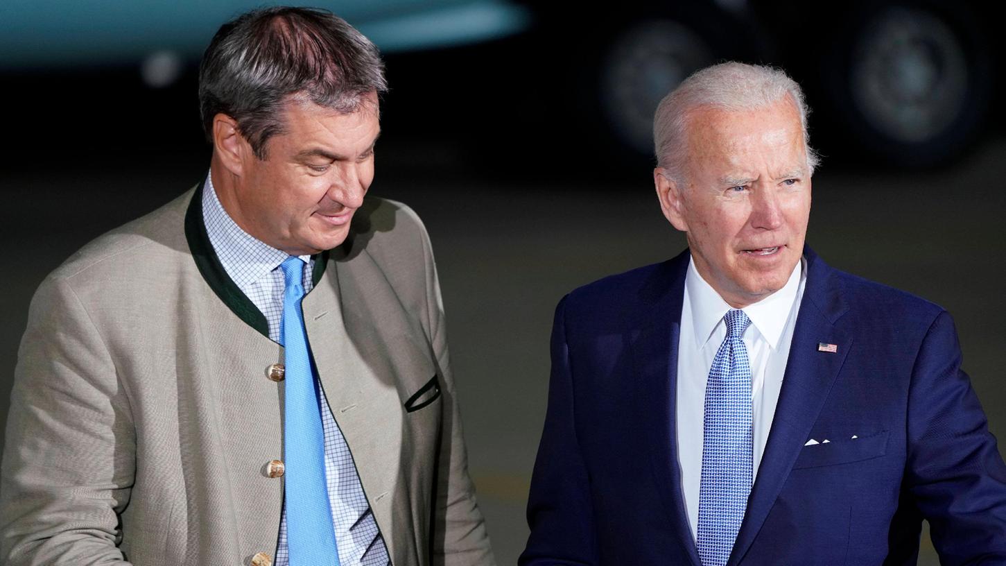Ministerpräsident Söder begrüßt US-Präsident Joe Biden und wird für Outfit kritisiert.