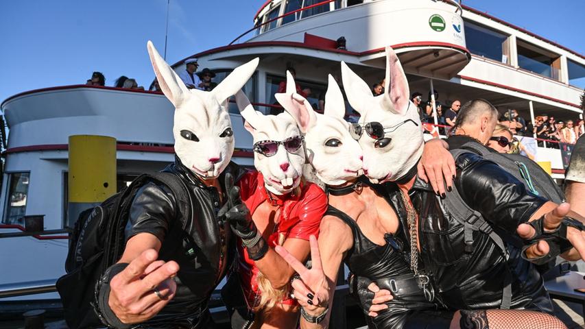 Fetisch-Party auf dem Bodensee: Das "Torture-Ship" legte mit vielen Feiernden ab