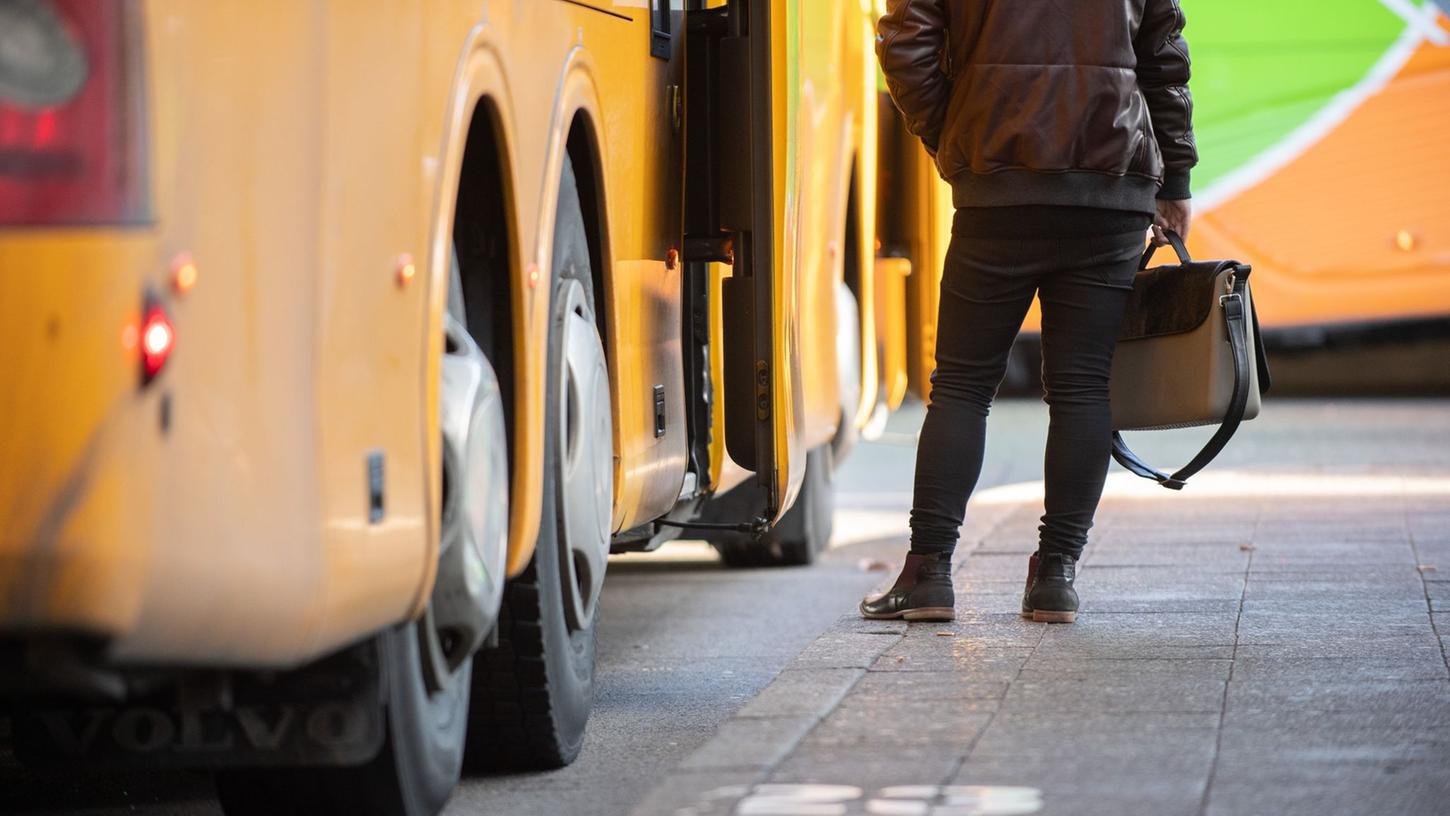 Reise mit dem Fernbus: Das sind Ihre Rechte bei Verspätungen Reise mit dem Fernbus: Das sind Ihre Rechte bei Verspätungen