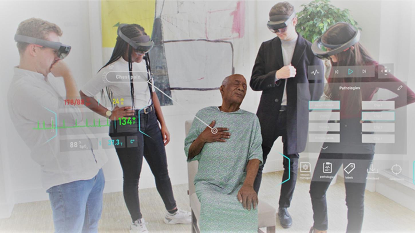 In einer Mixed-Reality-Situation sollen Medizin-Studenten in Zukunft Hologramme als Ersatz für echte Patienten behandeln.