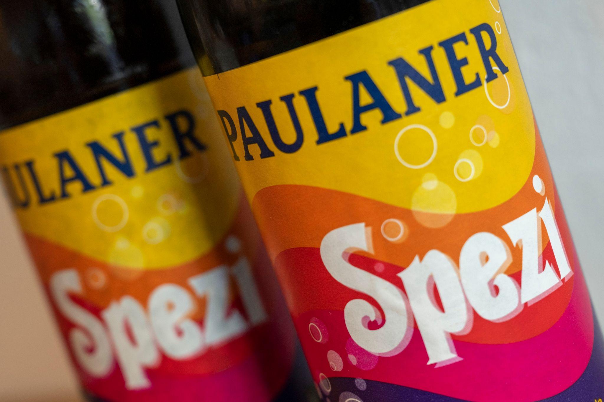  Spezi Streit Augsburger Brauerei Will Millionen Lizenzgeb hren Von 