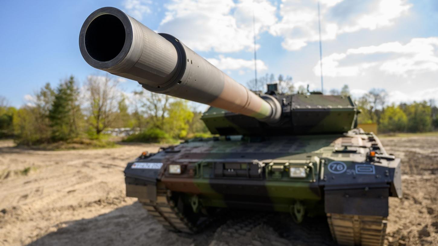 Der Kampfpanzer vom Typ Leopard 2 A7V ist in den ganzen Welt begehrt, genau wie andere Waffen "made in Germany". Der Kampfpanzer vom Typ Leopard 2 A7V ist in den ganzen Welt begehrt, genau wie andere Waffen "made in Germany".