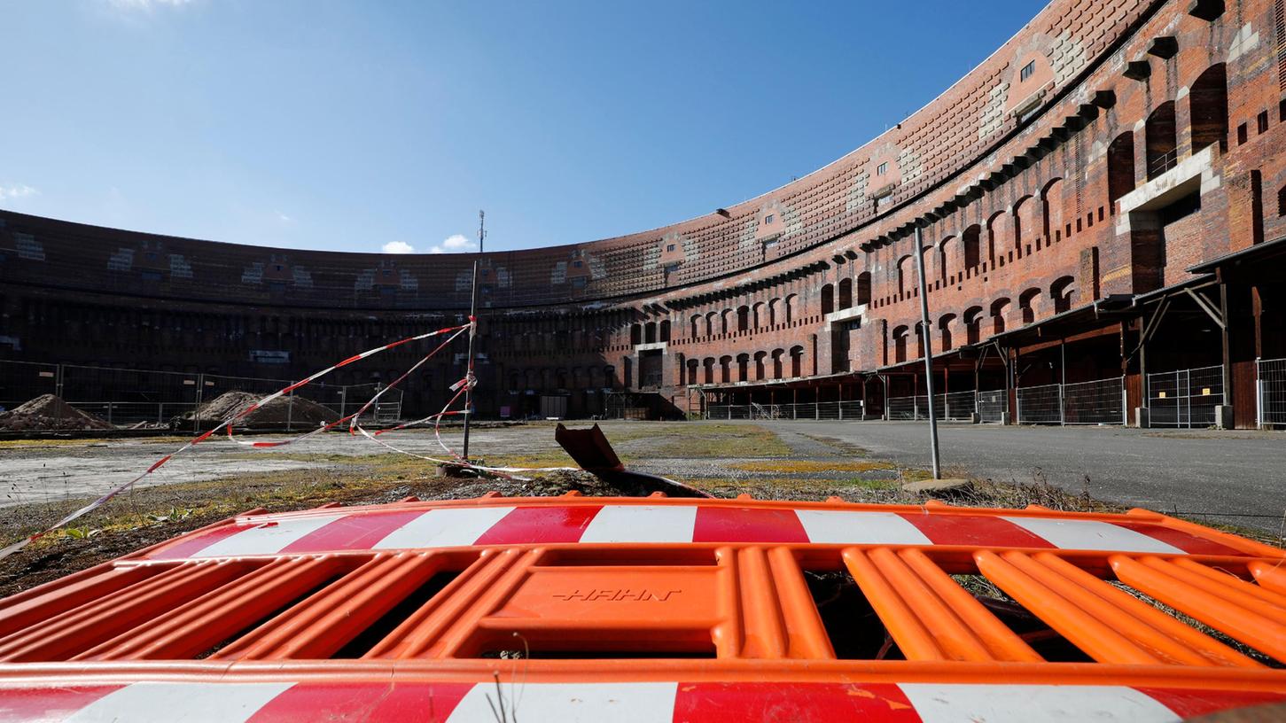 Im Innenhof der Kongresshalle wird künftig die Oper spielen.