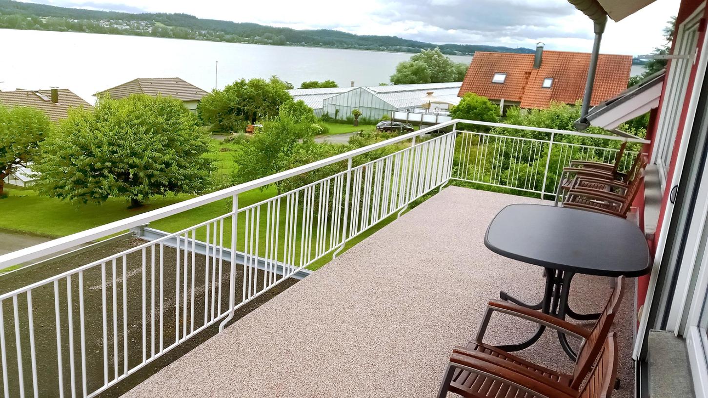 Objekte ohne Balkon können häufig so hochpreisig vermietet werden, dass die Preisaufschläge für das begehrte Merkmal sehr gering ausfallen.
Objekte ohne Balkon können häufig so hochpreisig vermietet werden, dass die Preisaufschläge für das begehrte Merkmal sehr gering ausfallen.