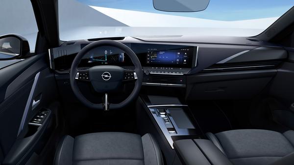 Am Armaturenträger breitet sich das leicht gebogene "Pure Panel"-Gefüge aus zwei Bildschirmen aus.