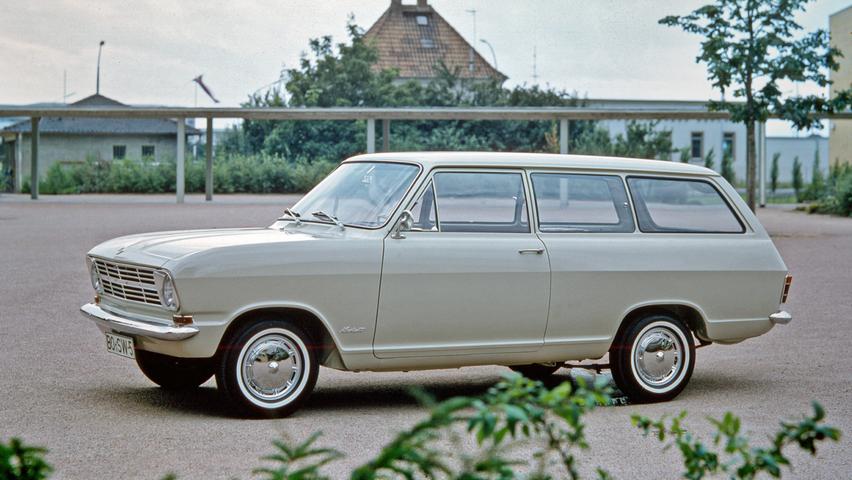 Opel Kadett B Caravan (1965 - 1973): Sein 1,1-l-Basismotor leistete 45 PS, der stärkere 1,1 S brachte 55 PS auf den Prüfstand.