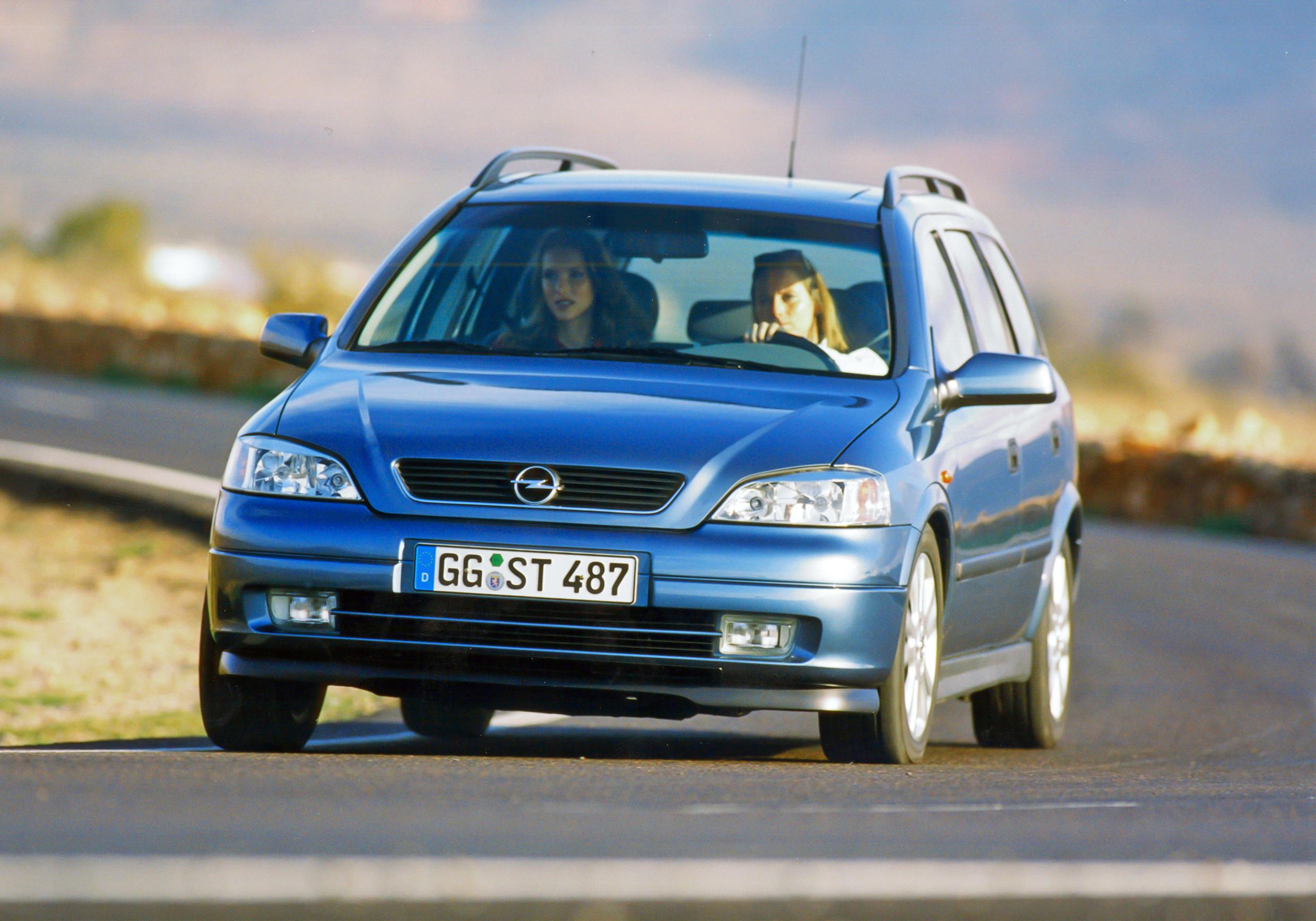 Opel Astra G Caravan (1998 - 2004): Die neue Modellgeneration bot Opel auch als Caravan OPC an, der mit einer Höchstgeschwindigkeit von 240 km/h zum damals schnellsten Kompaktkombi avancierte.