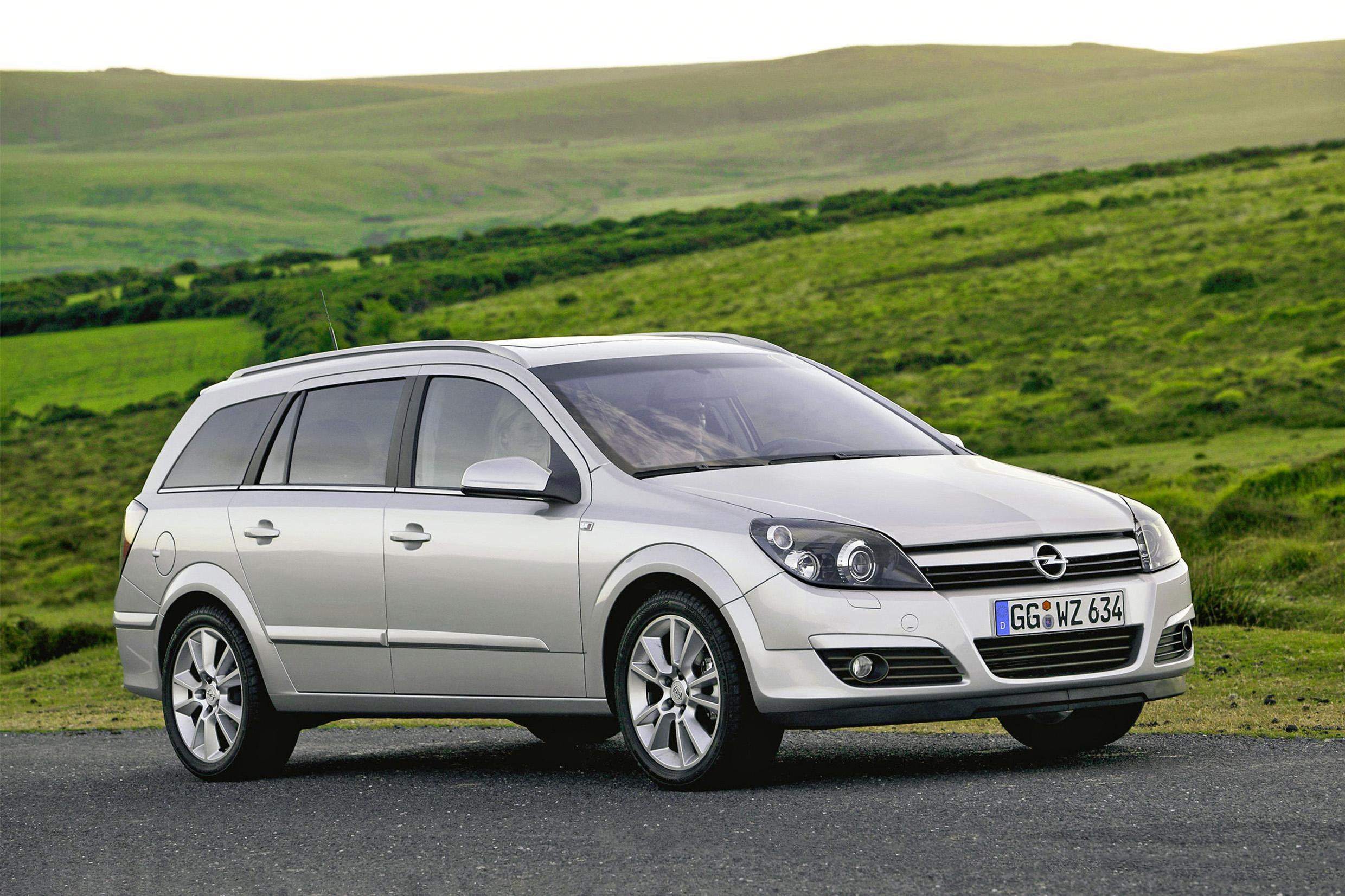 Opel Astra H Caravan (2004 - 2010): An technischen Innovationen spendierte Opel beispielsweise ein Fahrwerkssystem mit elektronischer Dämpferregelung und ein Kurvenlicht.