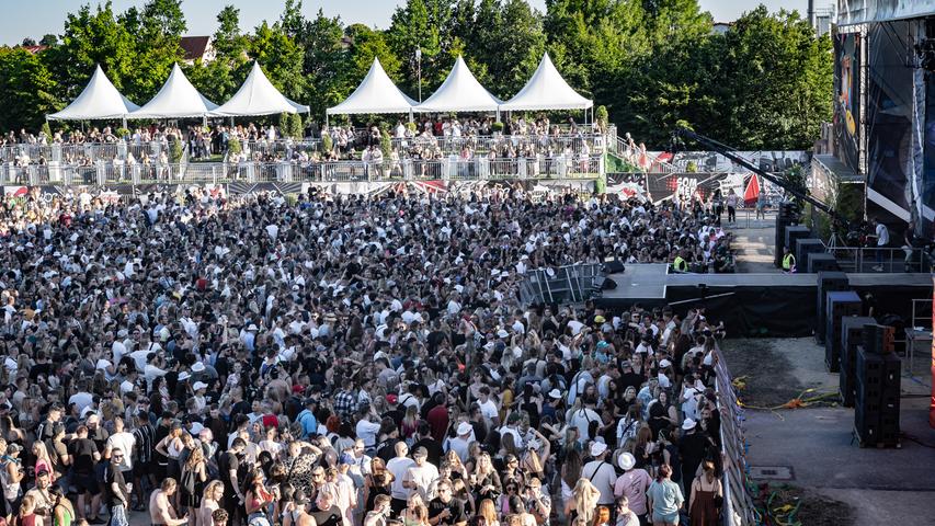 30 Grad, Sonne pur und Musik-Legenden: Hier feiern über 9000 Menschen HipHop Garden in Nürnberg