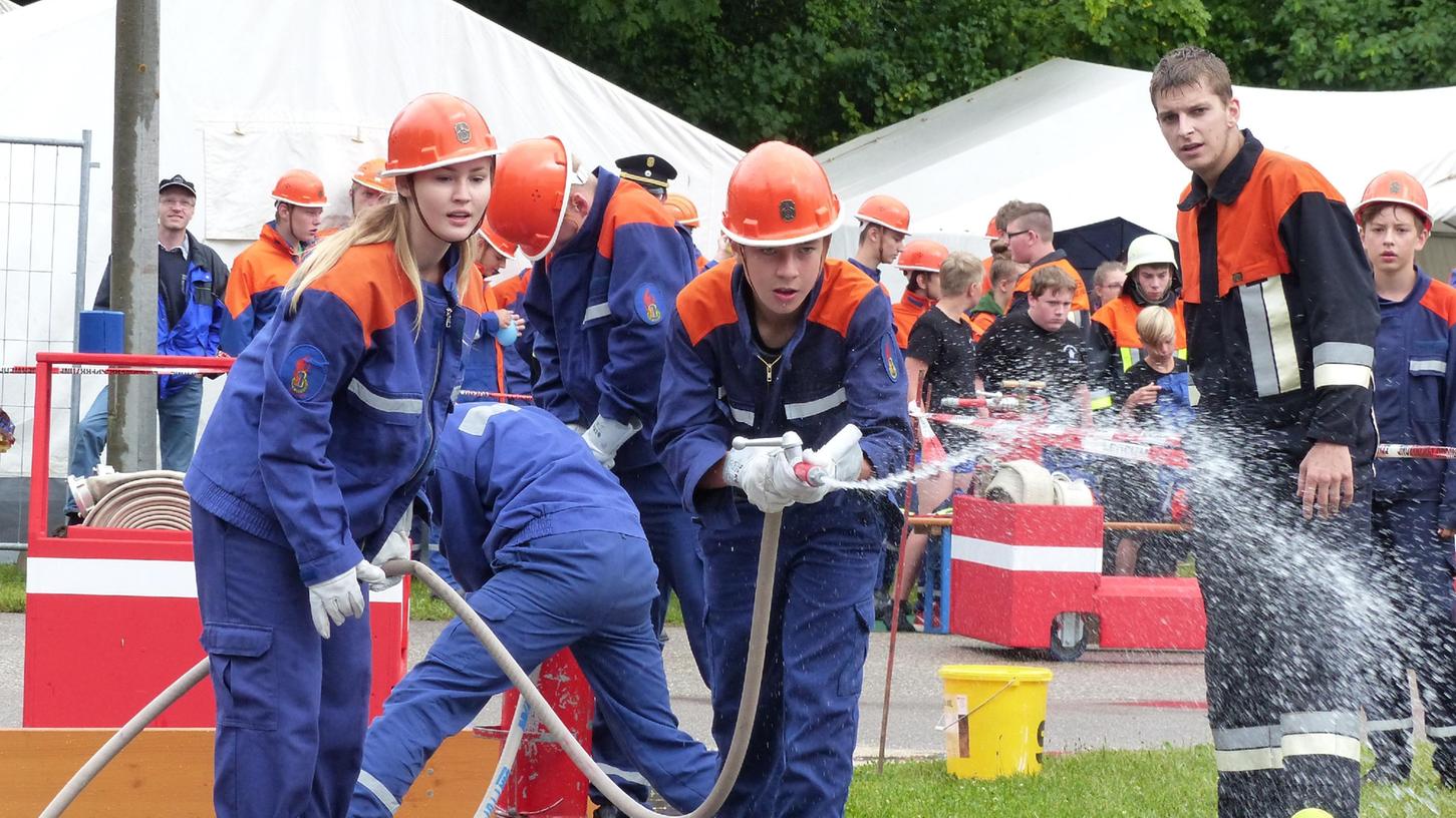 Beim Kreisjugendfeuerwehrtag stellt der Feuerwehrnachwuchs des Landkreises sein Können unter Beweis, wie hier bei der Veranstaltung 2017 in Gräfensteinberg.  