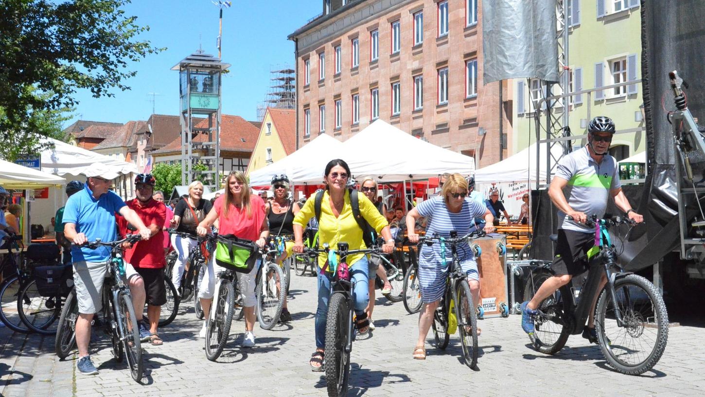 Die diesjährige Stadtradel-Aktion in Gunzenhausen wurde auf dem Marktplatz gestartet.