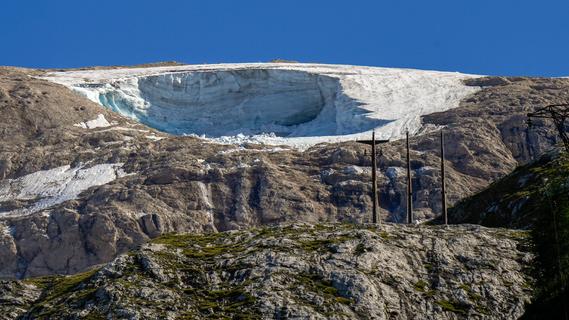 Nach Gletscher-Unglück in Italien: Behörden suchen in Massen aus Eis und Geröll nach 13 Vermissten