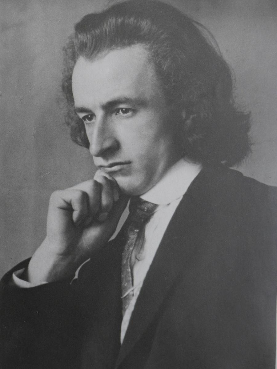 Alchimist Johann Reichardt: In den späten 1920er-Jahren ließ sich der "Goldmacher" gerne in Denkerpose ablichten. Alchimist Johann Reichardt: In den späten 1920er-Jahren ließ sich der "Goldmacher" gerne in Denkerpose ablichten.