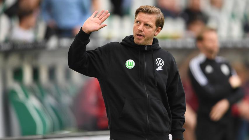 Er war jahrelang das Gesicht von Werder Bremen, wo er 2021 am vorletzten Spieltag gehen musste. Im Oktober 2021 übernahm er beim VfL Wolfsburg für den glücklosen Mark van Bommel. Doch richtig glücklich wurde auch Kohfeldt nicht bei den Wölfen. Man trennte sich nach einem enttäuschenden Platz zwölf am Saisonende einvernehmlich.