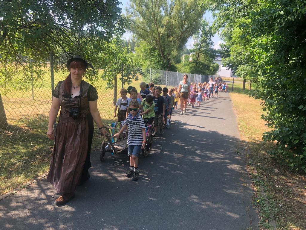 Paul-Gerhardt-Kindergarten in Höchstadt feiert Kerwa