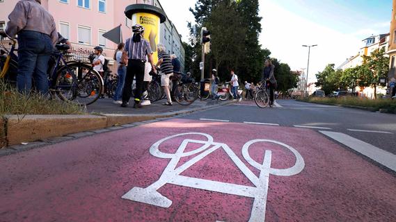 Neue Platzverteilung in Nürnberg: Autoverkehr muss Spuren zugunsten von Radlern abgeben