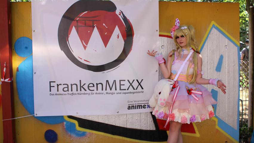 Die FrankenMEXX ist ein Treffen für Anime-, Manga- und Japanbegeisterte in Mittelfranken. Seit 2011 findet das offizielle Animexx-Treffen mehrmals pro Jahr in Nürnberg in der Meistersingerhalle statt. So auch diesen Samstag, 10. Februar. Wer es nicht schaffen sollte, keine Panik, am 06. Juli 2024 kommt die FrankenMEXX nochmals nach Nürnberg.