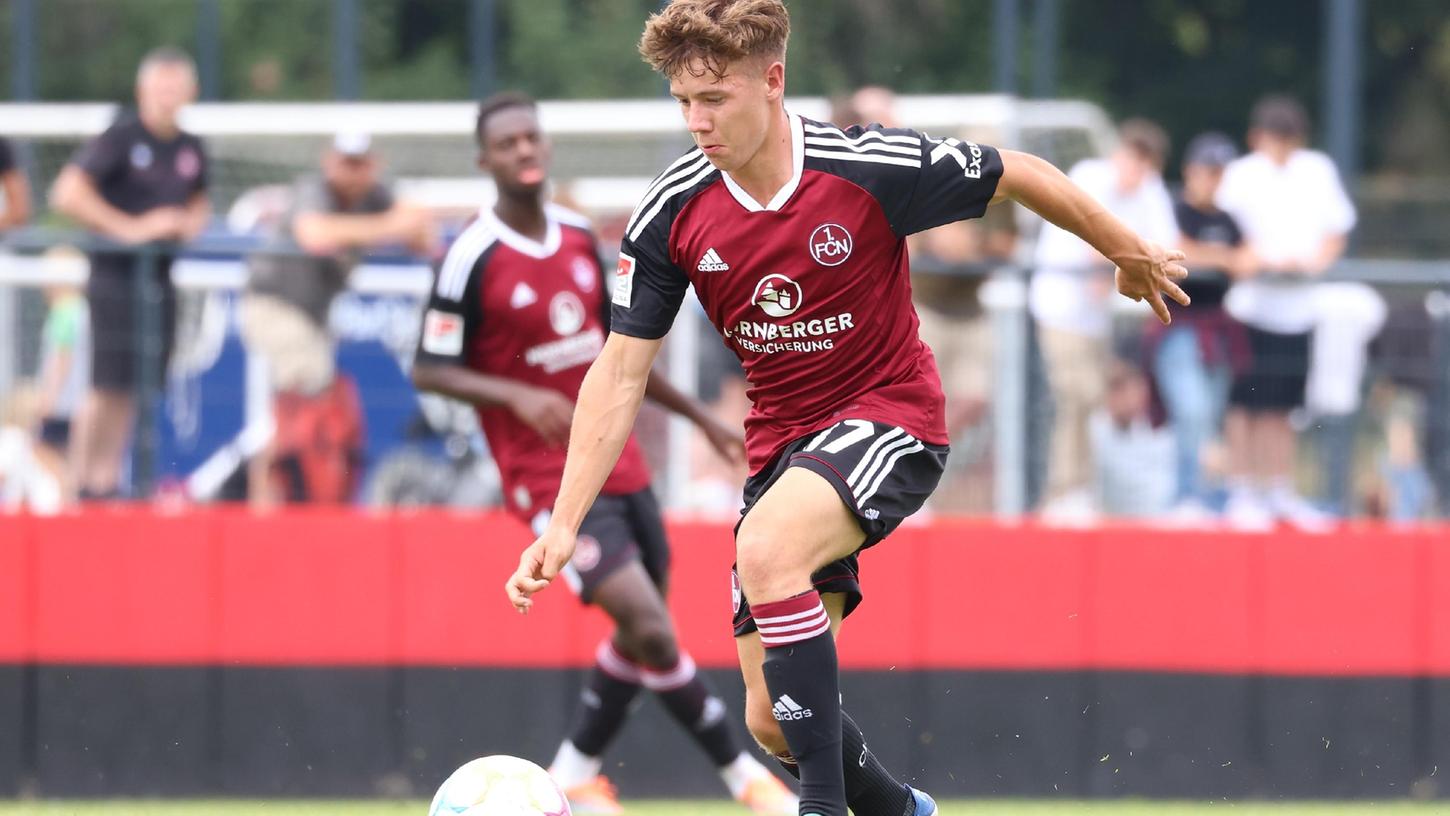 Sie nennen ihn "Joshua": Niklas Jahn. Sie nennen ihn "Joshua": Niklas Jahn.