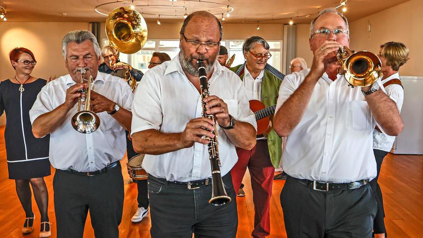 Die Jazzcombo als "Marching Band" wie im alten New Orleans.
