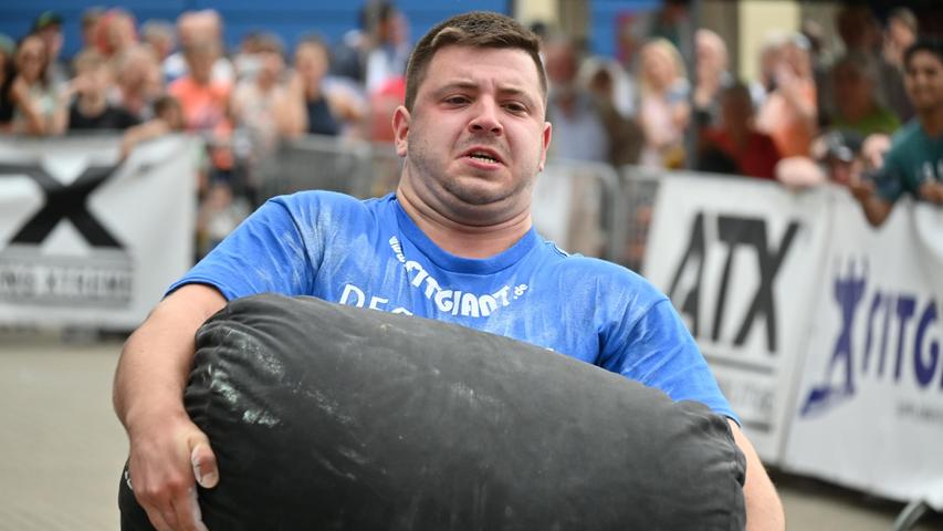 Schweiß, Bärte, Muskeln - spektakuläre Bilder vom Strongman-Cup