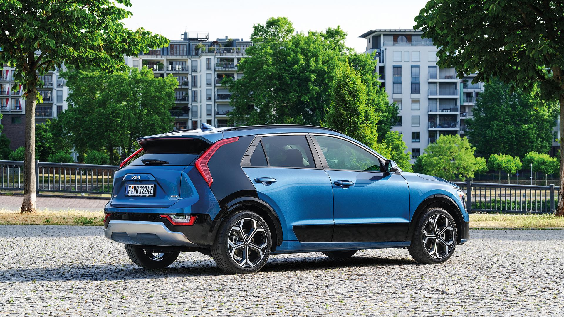 Als stilprägendes Detail macht die sogenannte Aero-C-Säule mit integrierten Luftkanälen auf sich aufmerksam. Auf Wunsch wird sie kontrastfarbig lackiert.