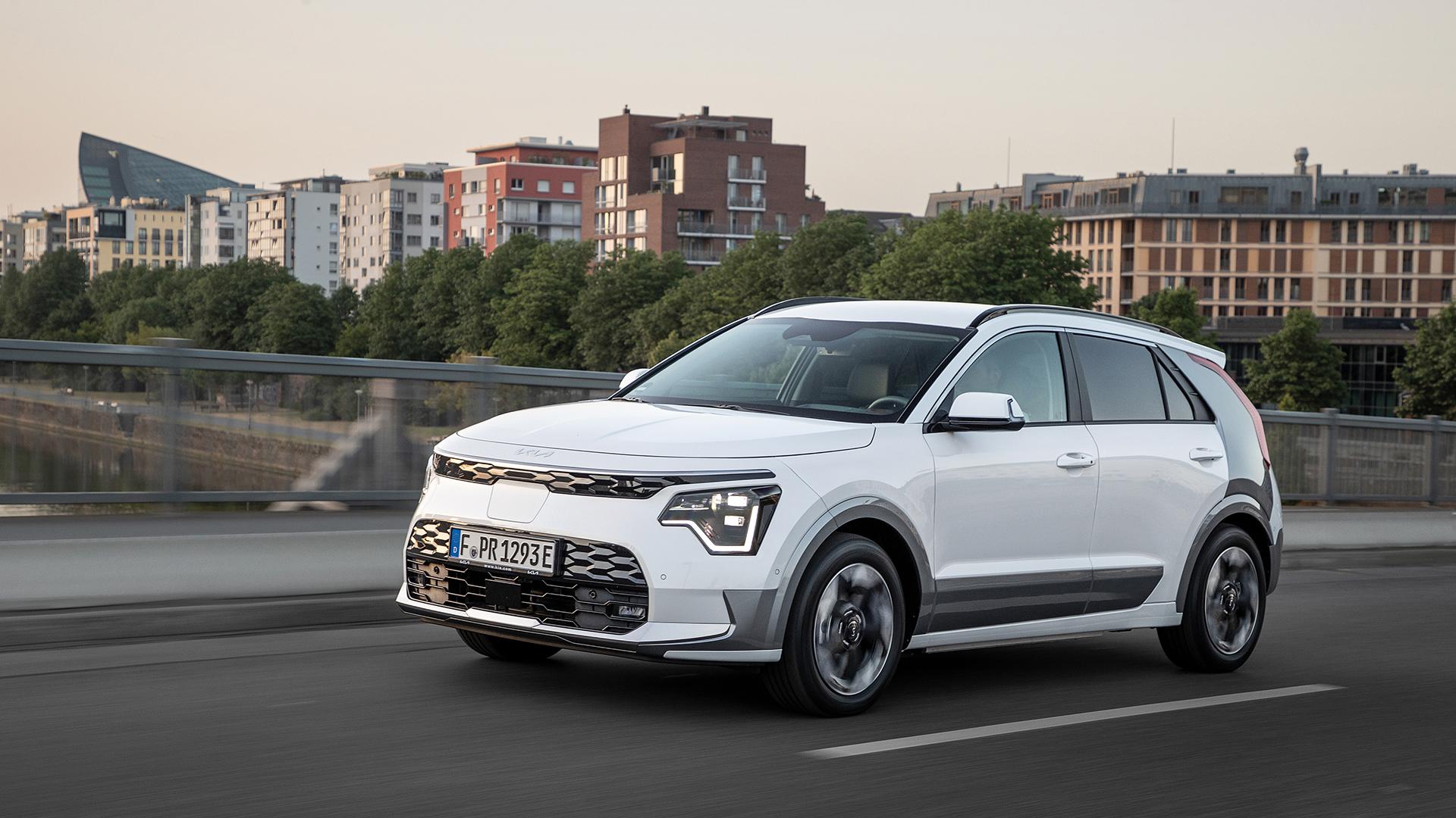 Die Leistung des Niro EV beträgt 150 kW/204 PS, der Akku bietet 64,8 kWh Kapazität.