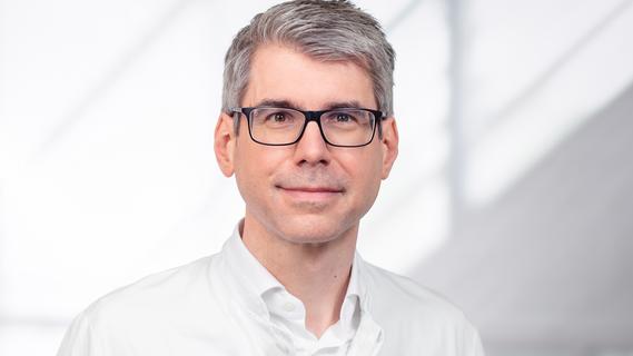 Alexander Dechêne ist Chefarzt der Klinik für Innere Medizin 6, Schwerpunkte Gastroenterologie und Endokrinologie, am Klinikum Nürnberg.
