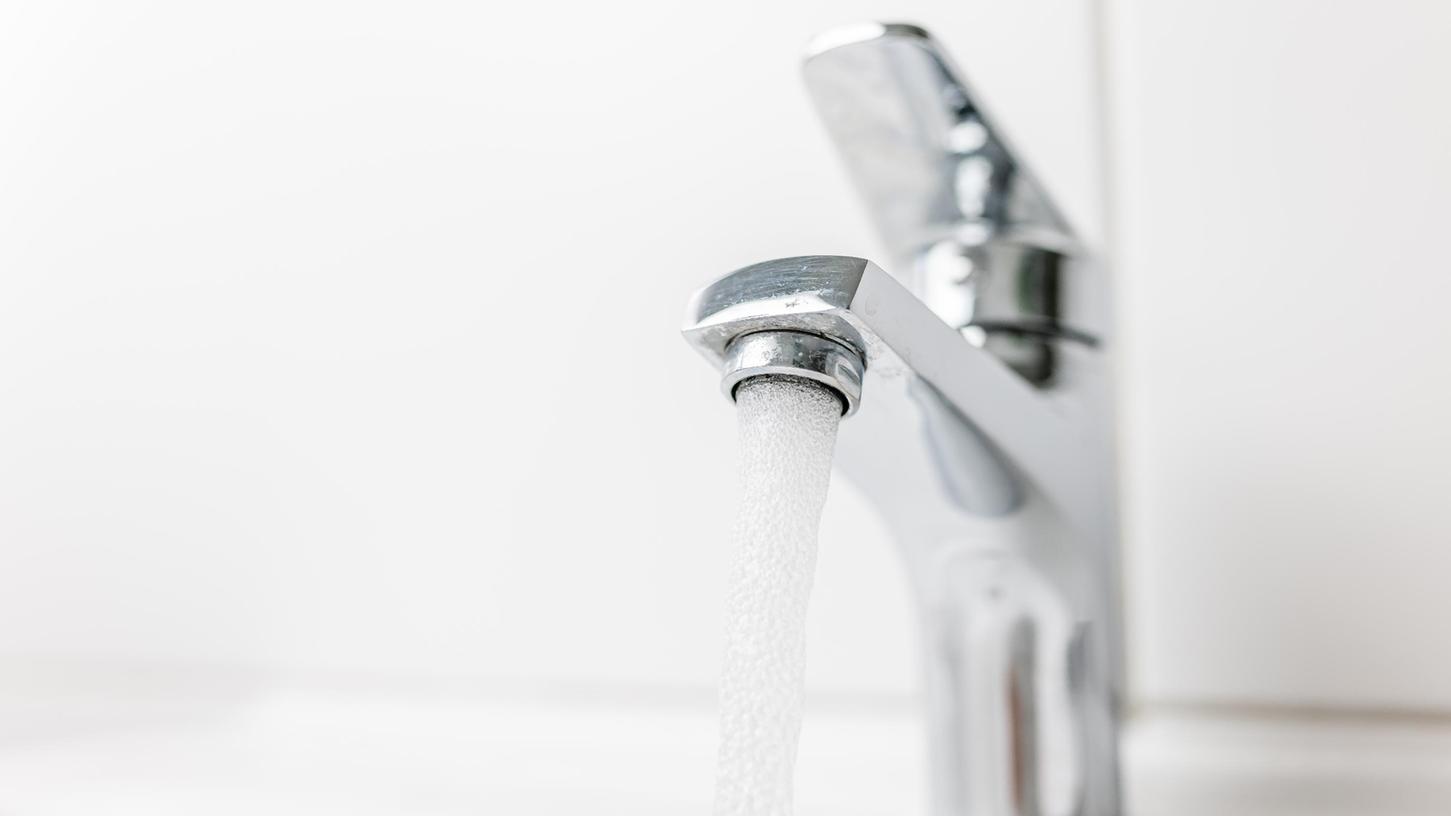 Aufgrund der gestiegenen Energiepreise muss man sich auf Einschränkungen der Warmwasserversorgung einstellen. Aufgrund der gestiegenen Energiepreise muss man sich auf Einschränkungen der Warmwasserversorgung einstellen.